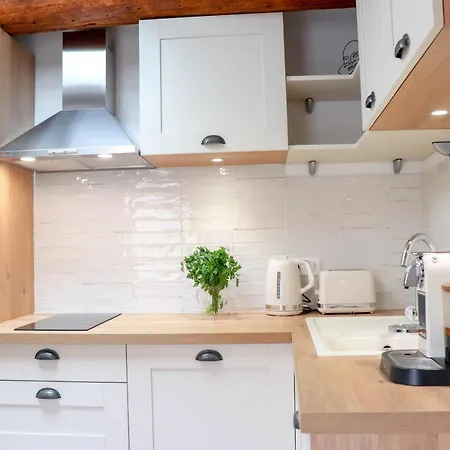 Luxurious & Calm Flat In Heart Of Old 앙티브