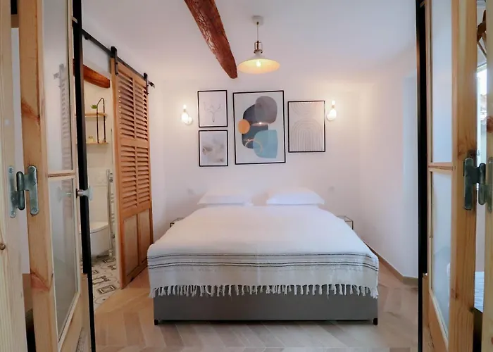 Luxurious & Calm Flat In Heart Of Old * Antibes