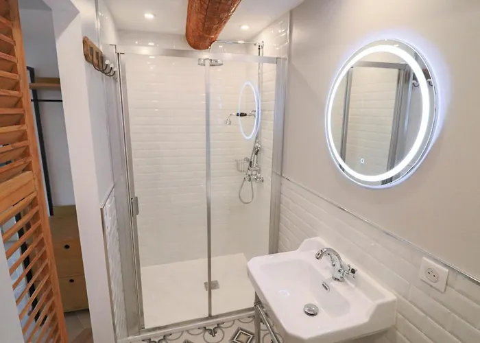 Luxurious & Calm Flat In Heart Of Old Daire *